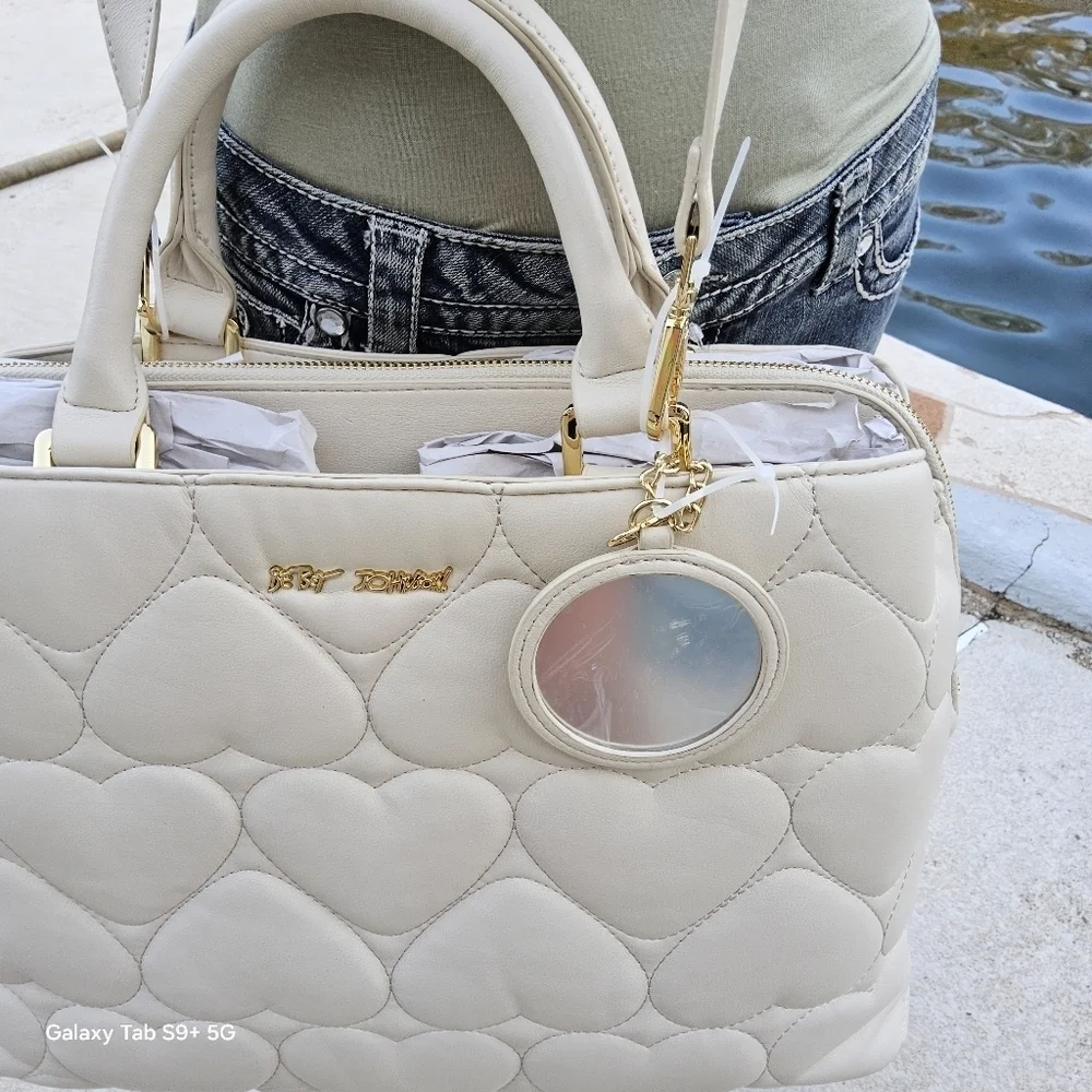 BETSEY JOHNSON CHALK COLOR SATCHEL w/REMOVABLE MIRROR